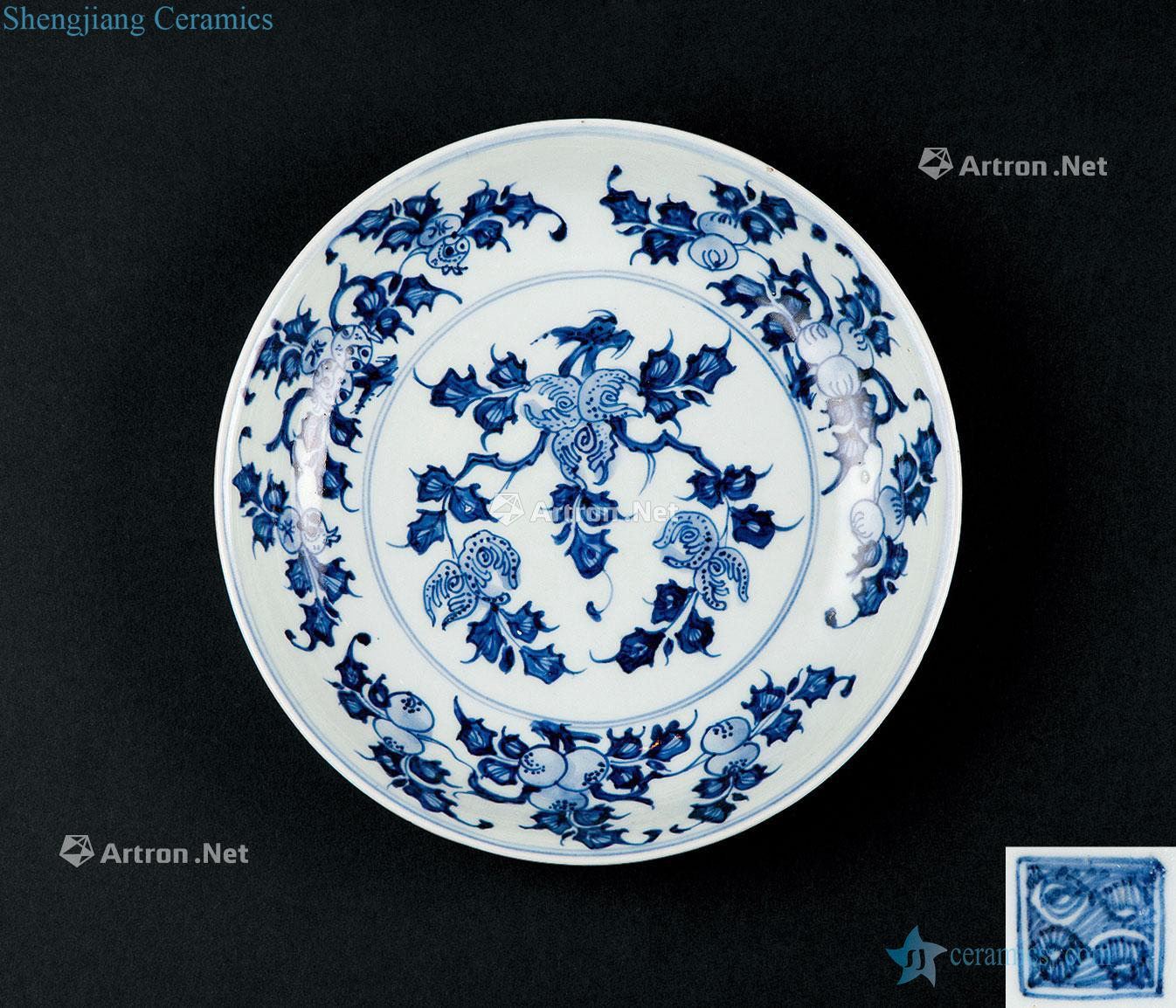 In the qing dynasty (1644-1911) blue and white many children the tray