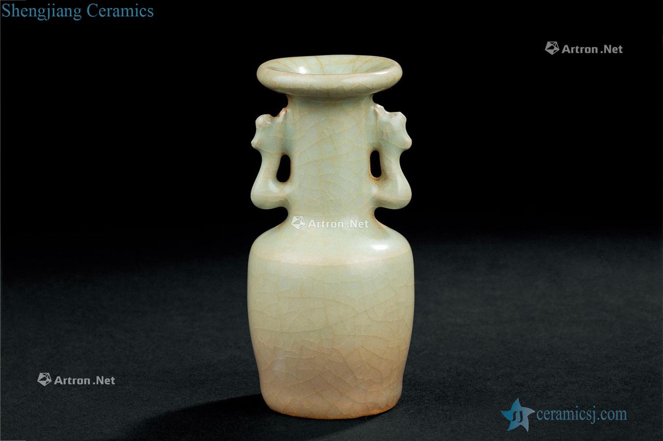 The song dynasty (960-1279), celadon vase with a chicken