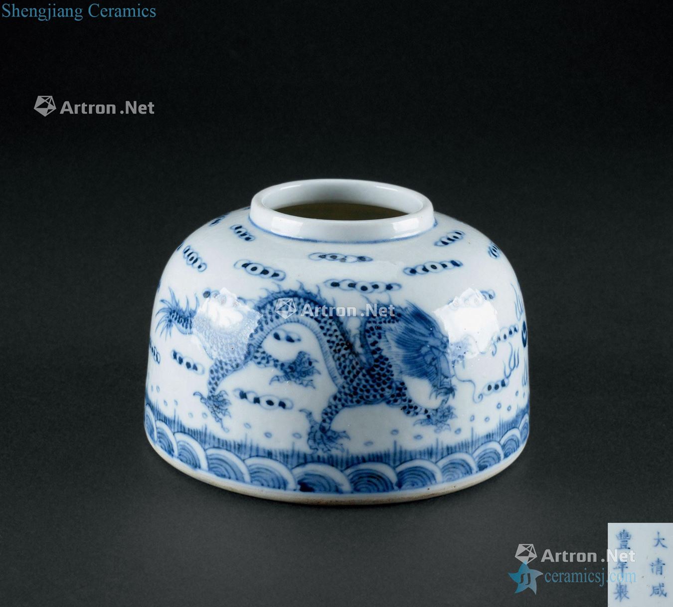 In the qing dynasty (1644-1911) blue and white praised lines too white