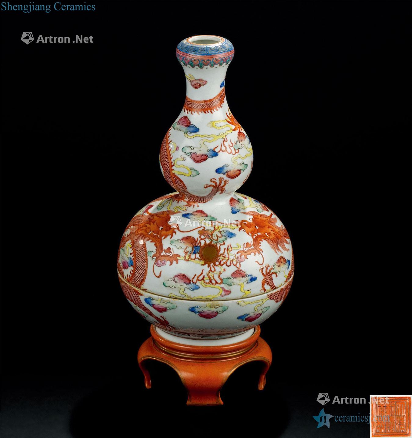 The late qing dynasty (1840-1911) pastel praised gourd bottle