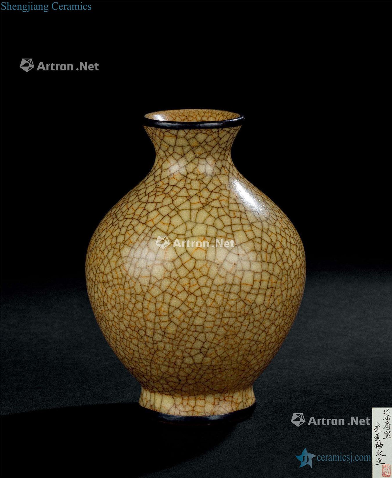 Northern song dynasty (960-1127) yellow glazed pot