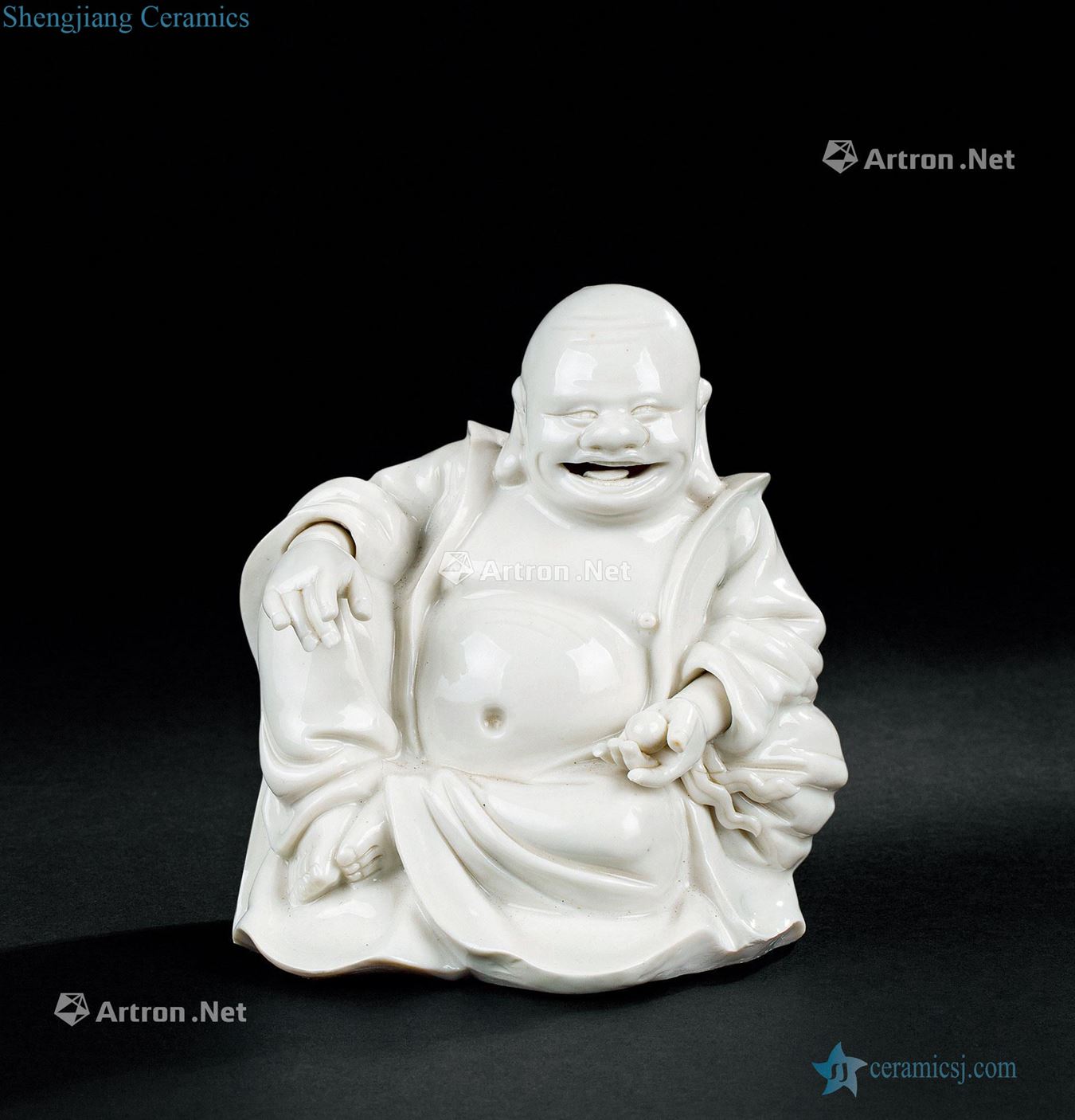 In the Ming dynasty (1368-1644) dehua kiln like white porcelain maitreya