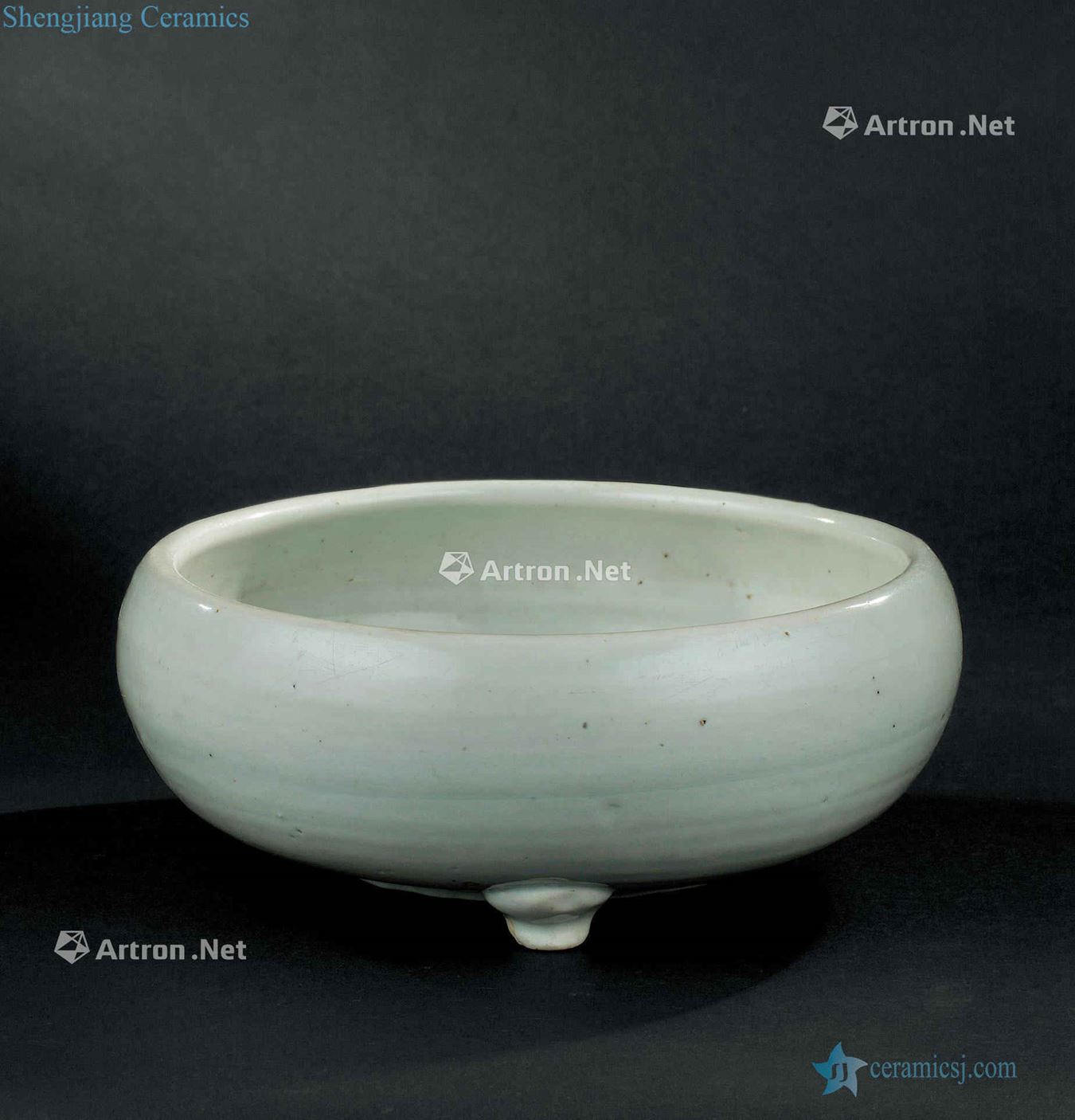 In the Ming dynasty (1368-1644), white porcelain incense burner with three legs