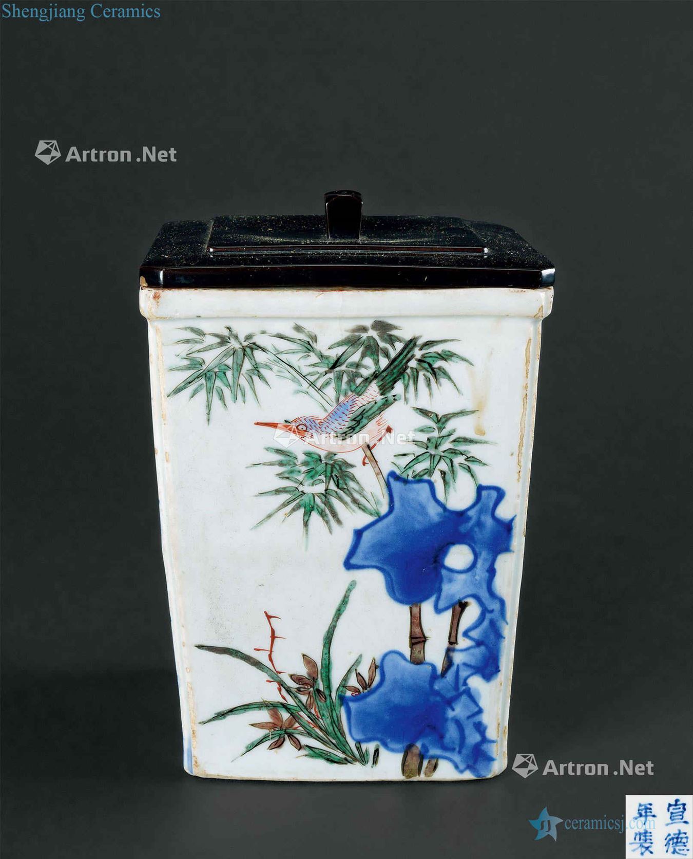 Early qing (1644-1775), colorful flowers and birds grain square brush pot