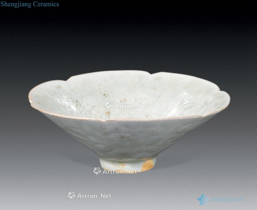 The yuan dynasty shadow blue glaze pattern bowl