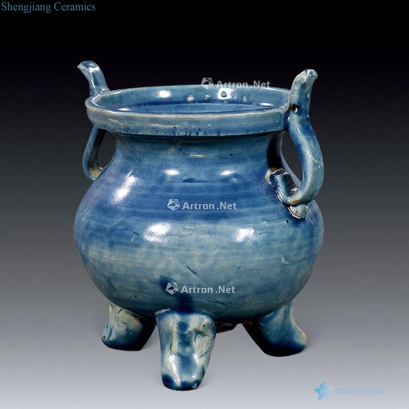 In the Ming dynasty Blue glaze ears incense burner