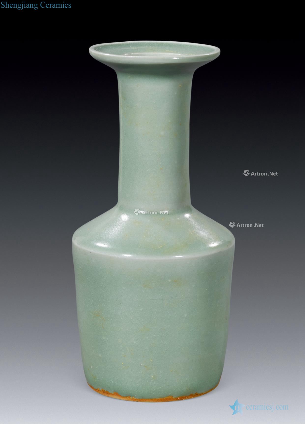 The yuan dynasty Longquan celadon paper mallet bottle