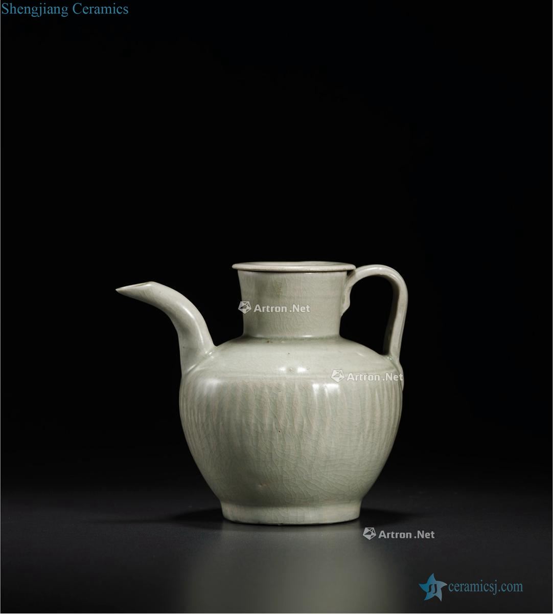 Northern song dynasty Green white glaze lotus-shaped grain ewer