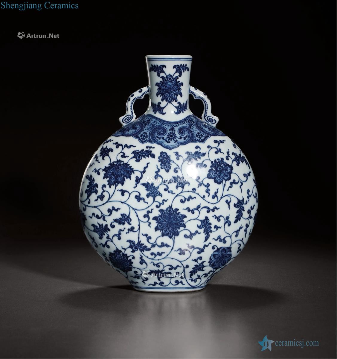 Qing qianlong Blue and white lotus flower tattoo on flat bottles