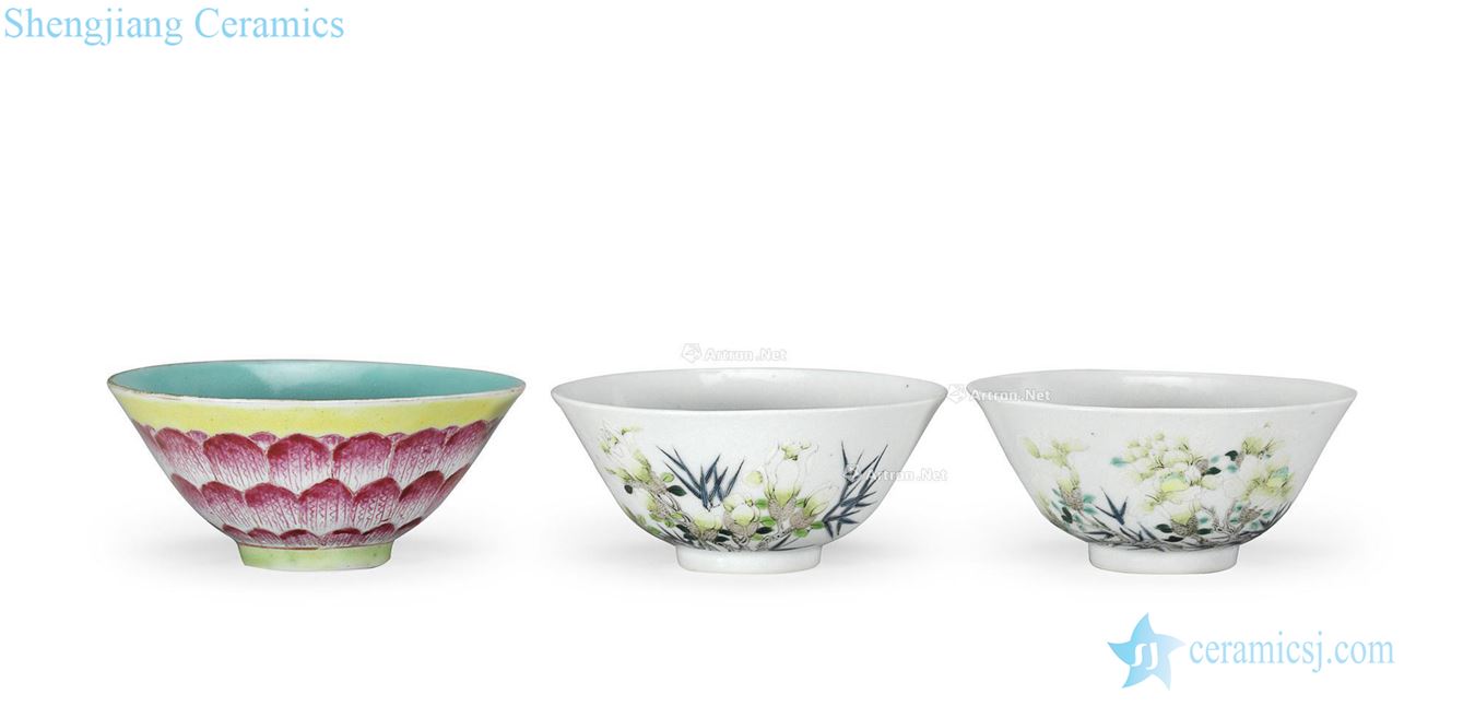 Pastel lotus pattern cup in late qing dynasty and pastel flowers bamboo grain small cup (a)