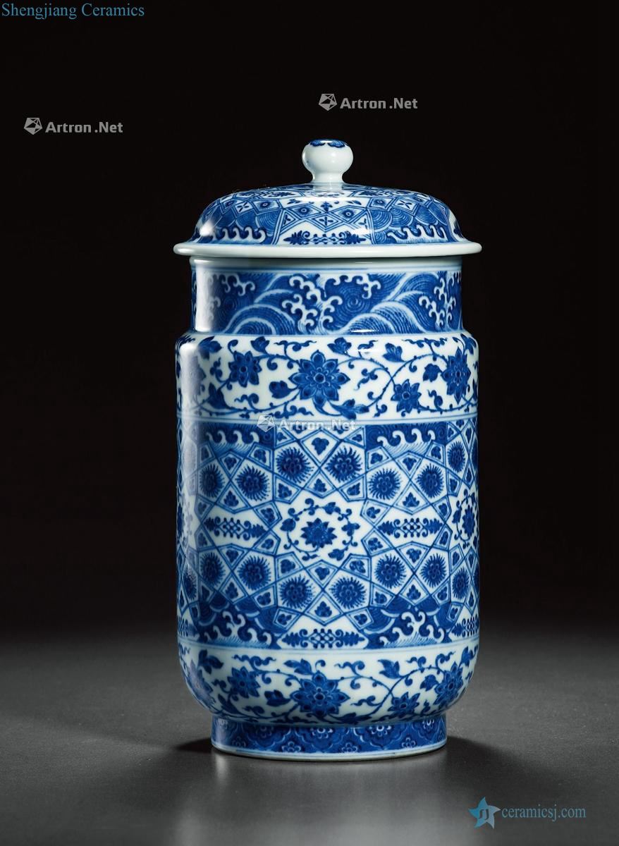 Qing qianlong Blue and white lotus flower water wen zhuang pot