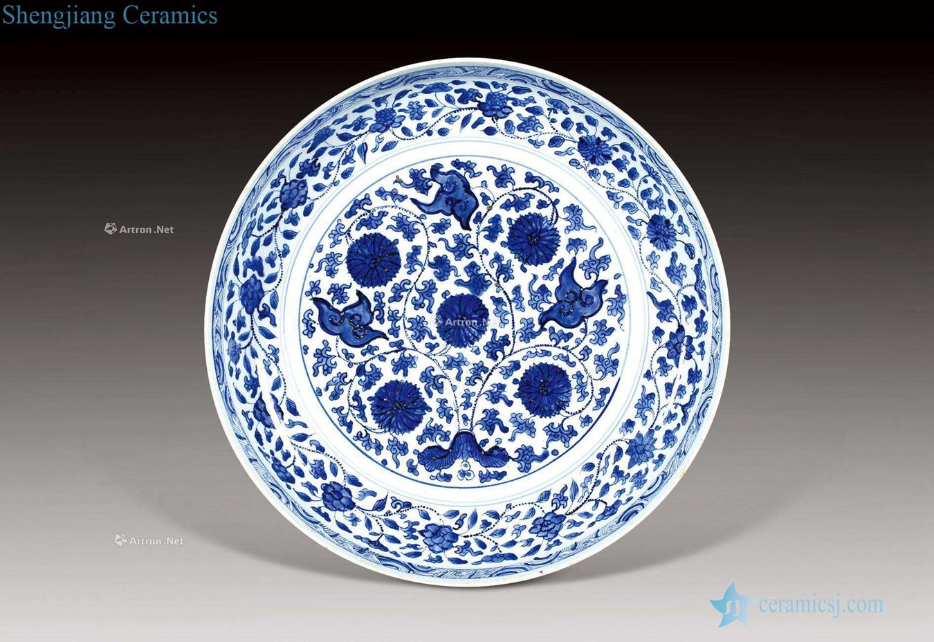 The qing emperor kangxi Blue and white lotus flower disc