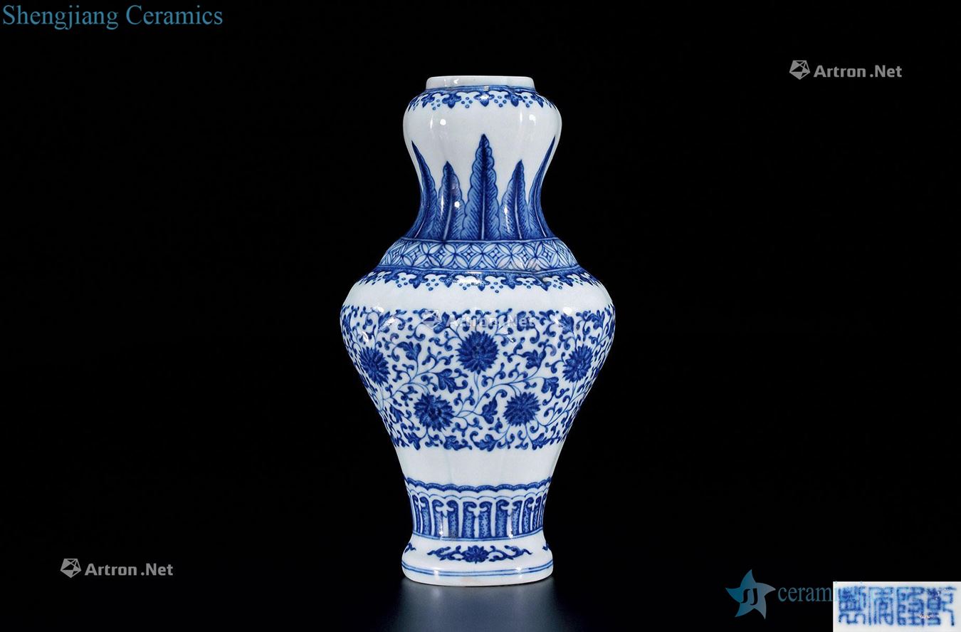 qing Blue and white lotus flower grain wall of bottles