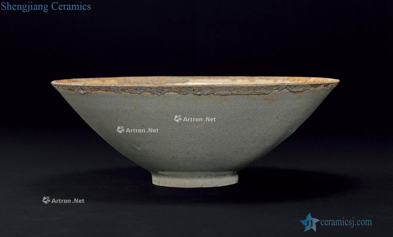 Ming or earlier Jingdezhen feng hand-cut bowl