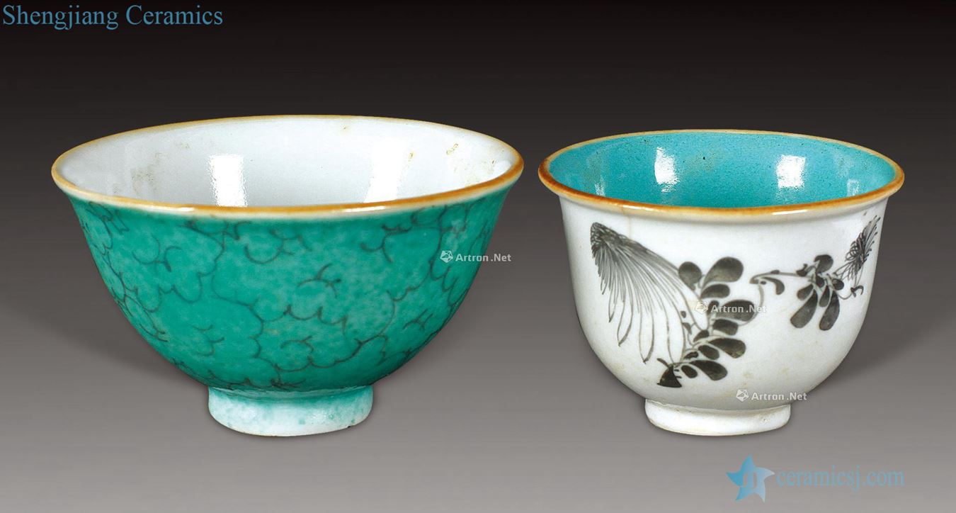 In the 18th century green glaze and color ink cup (two)