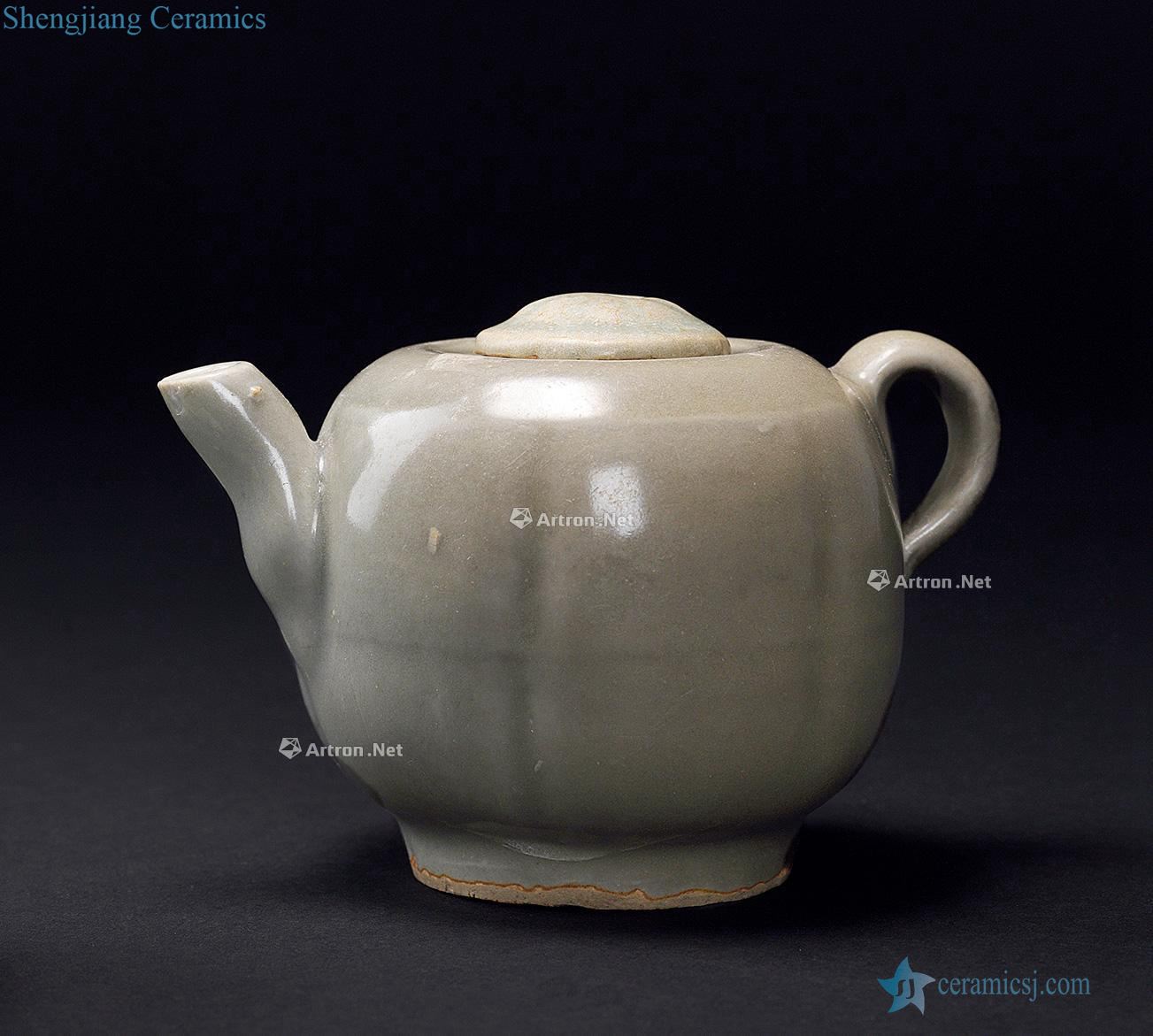 Ming or earlier Longquan pot