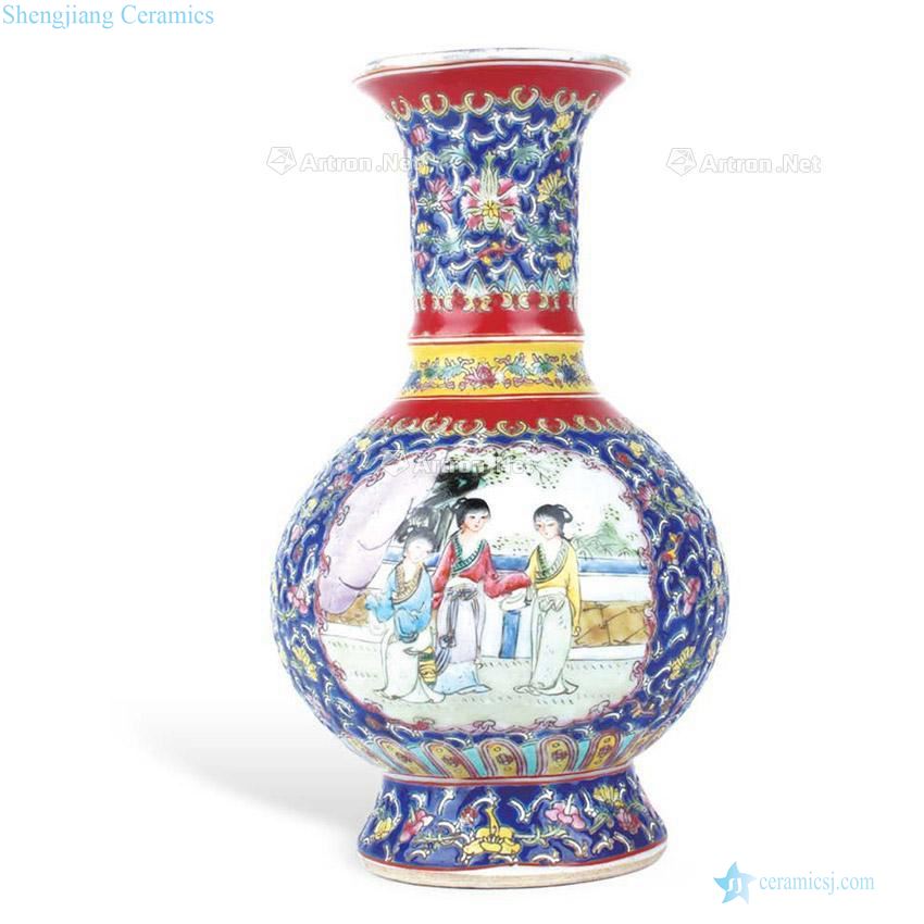 Qing qianlong year The colour pastel blue glaze medallion had mouth bottle