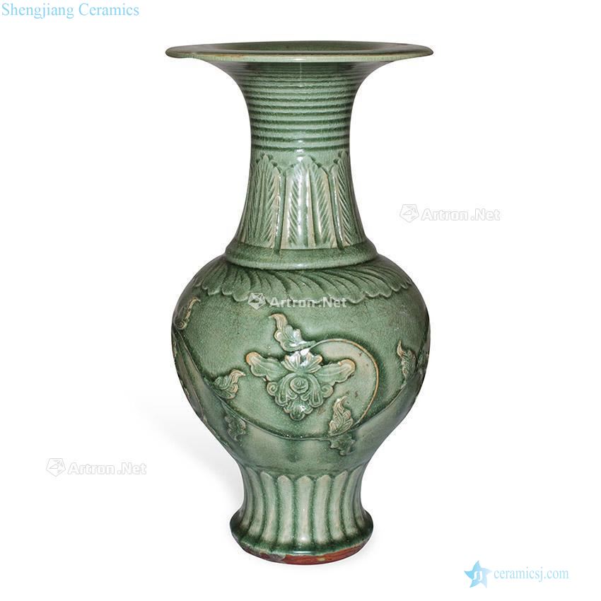 The yuan dynasty Longquan embossed flower grain mouth bottle
