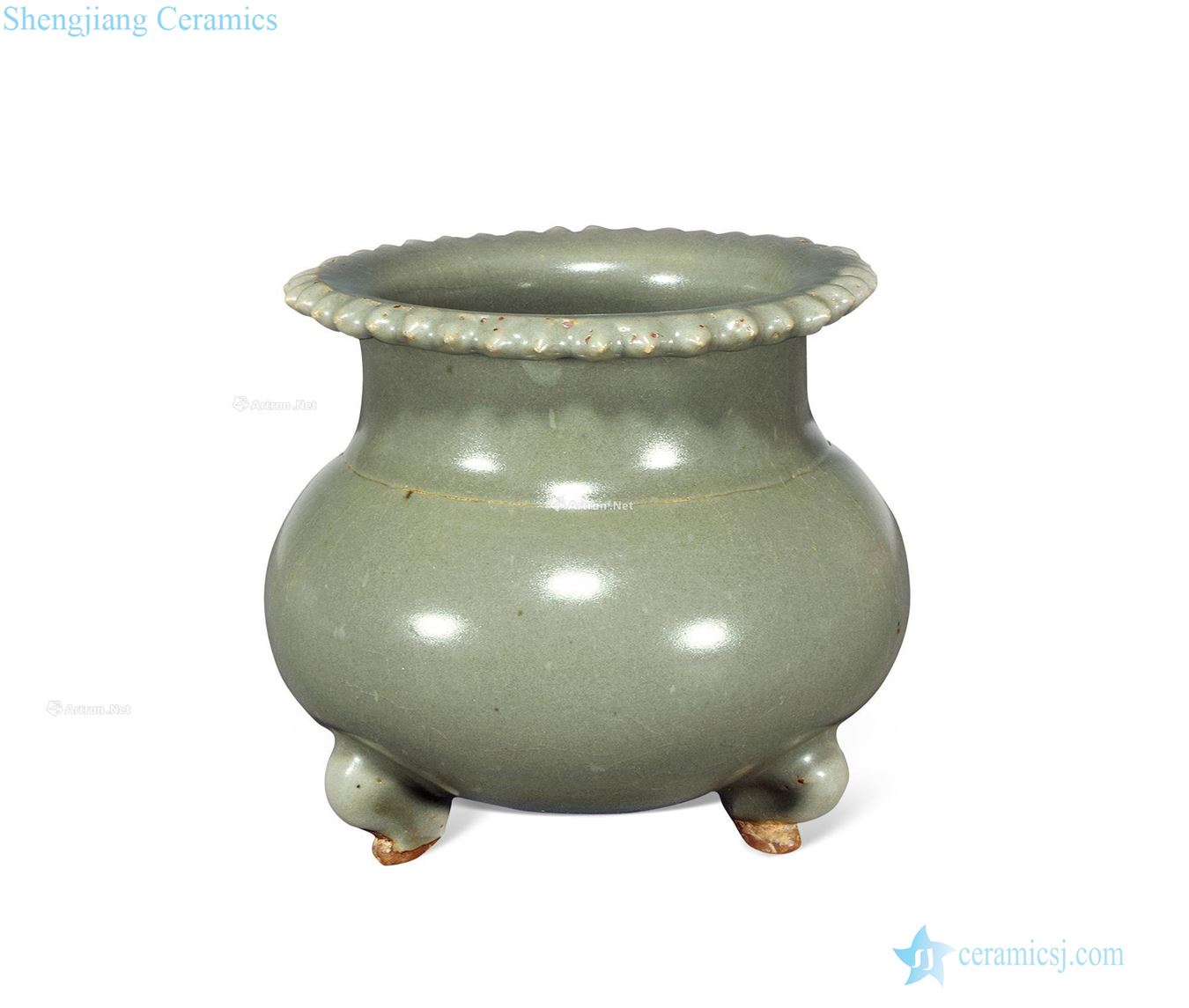 The southern song dynasty the azure glaze sawtooth three-legged bowl