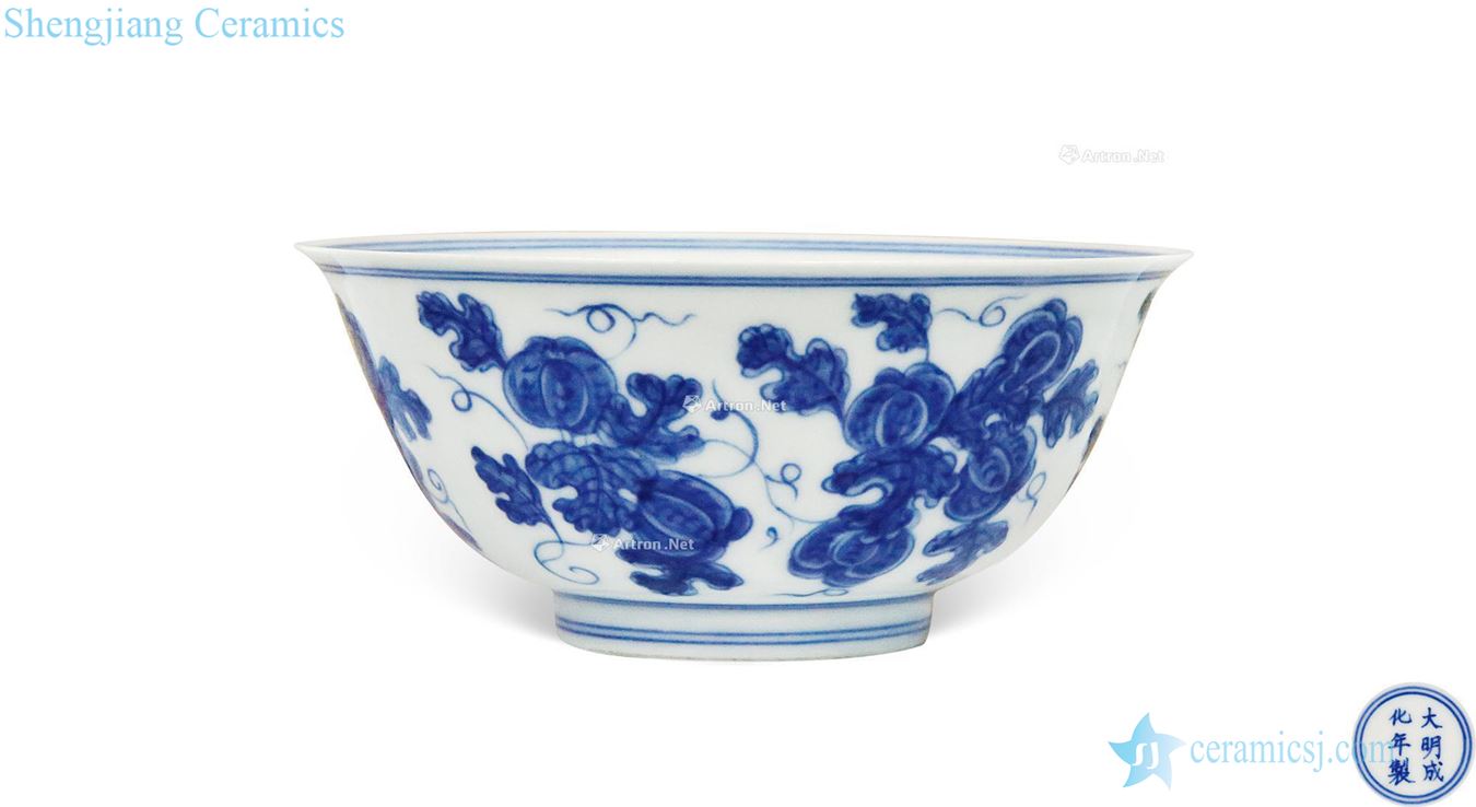 Qing dynasty blue and white melon and fruit grain palace on the cupboard