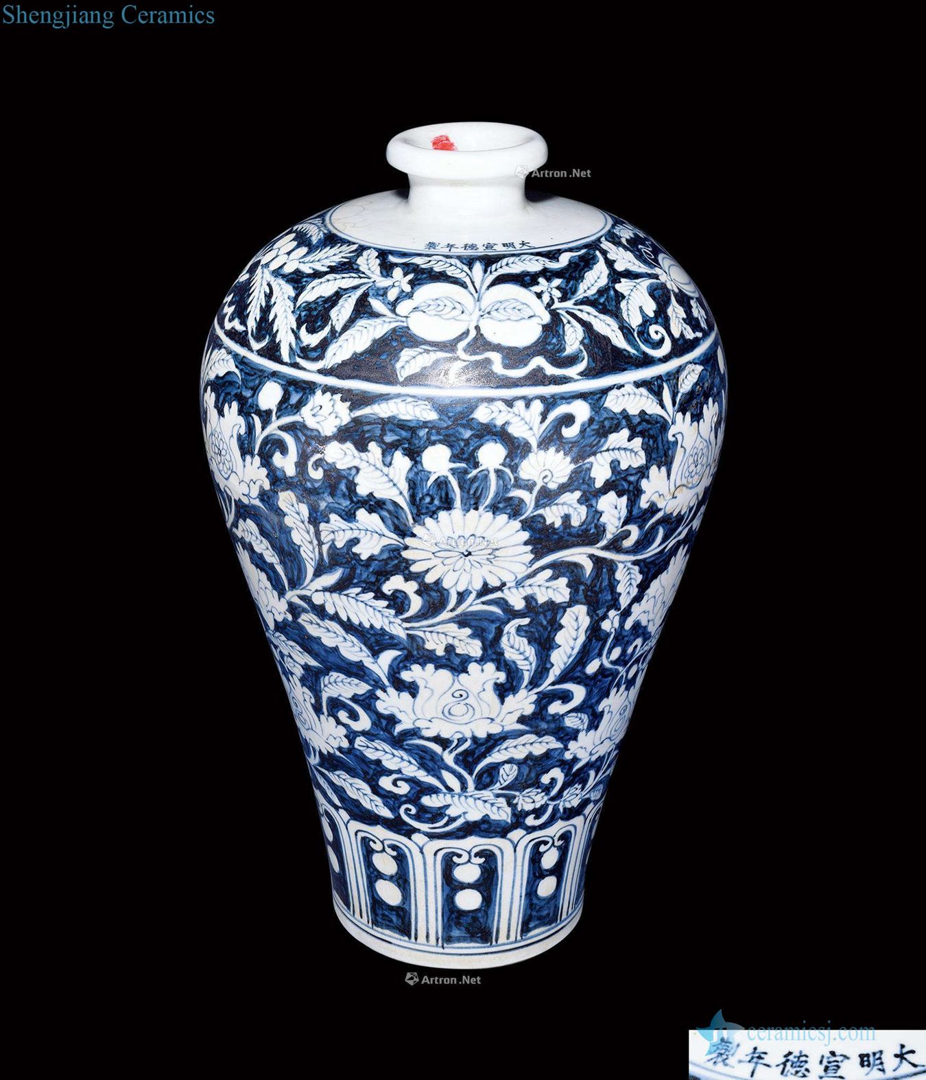 yuan Blue and white peony flower grain mei bottle