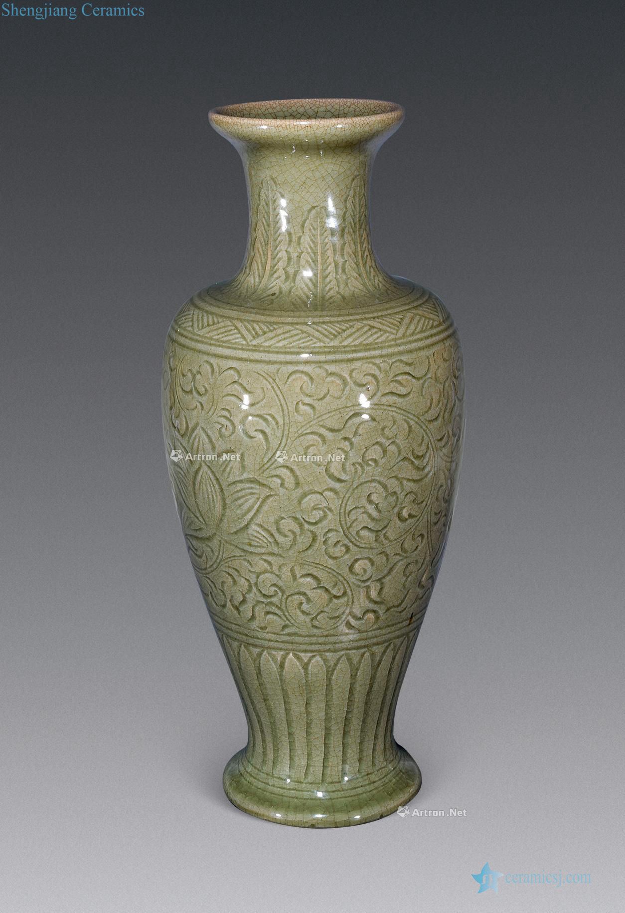 The song dynasty Yao state kiln carved decorative pattern bottle (return)