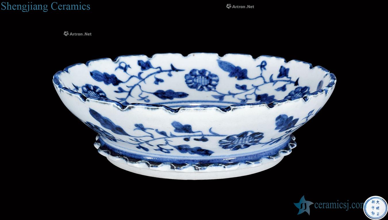 Ming Blue and white dragon mouth bowl