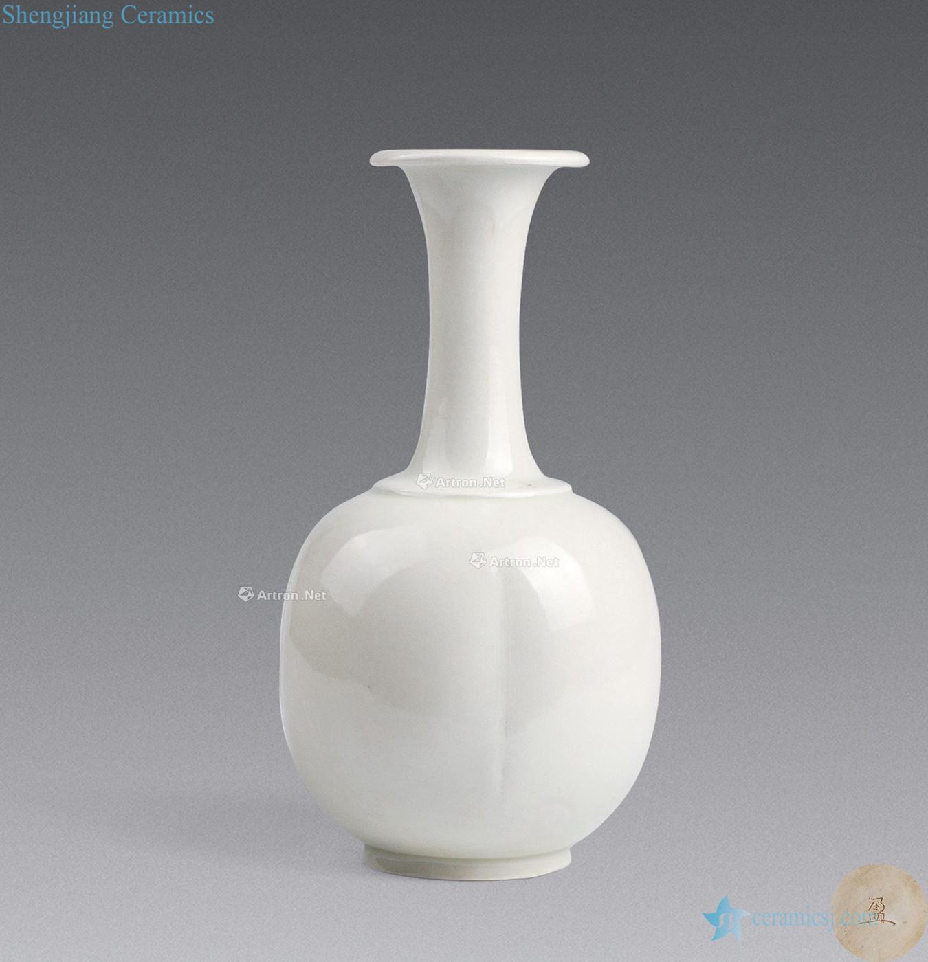 The song dynasty White glazed melon leng bottle