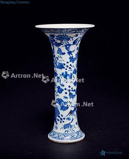 In late qing dynasty Blue and white flower on grain Flower vase with