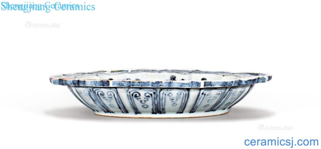 Ming hongwu Blue and white chrysanthemums grain kwai mouth tray