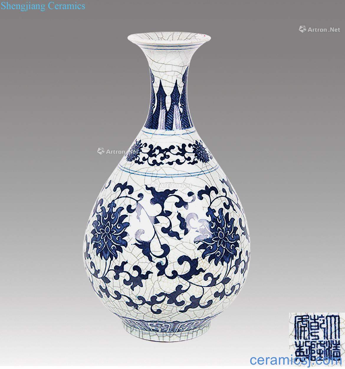 Qing qianlong Blue and white okho spring bottle