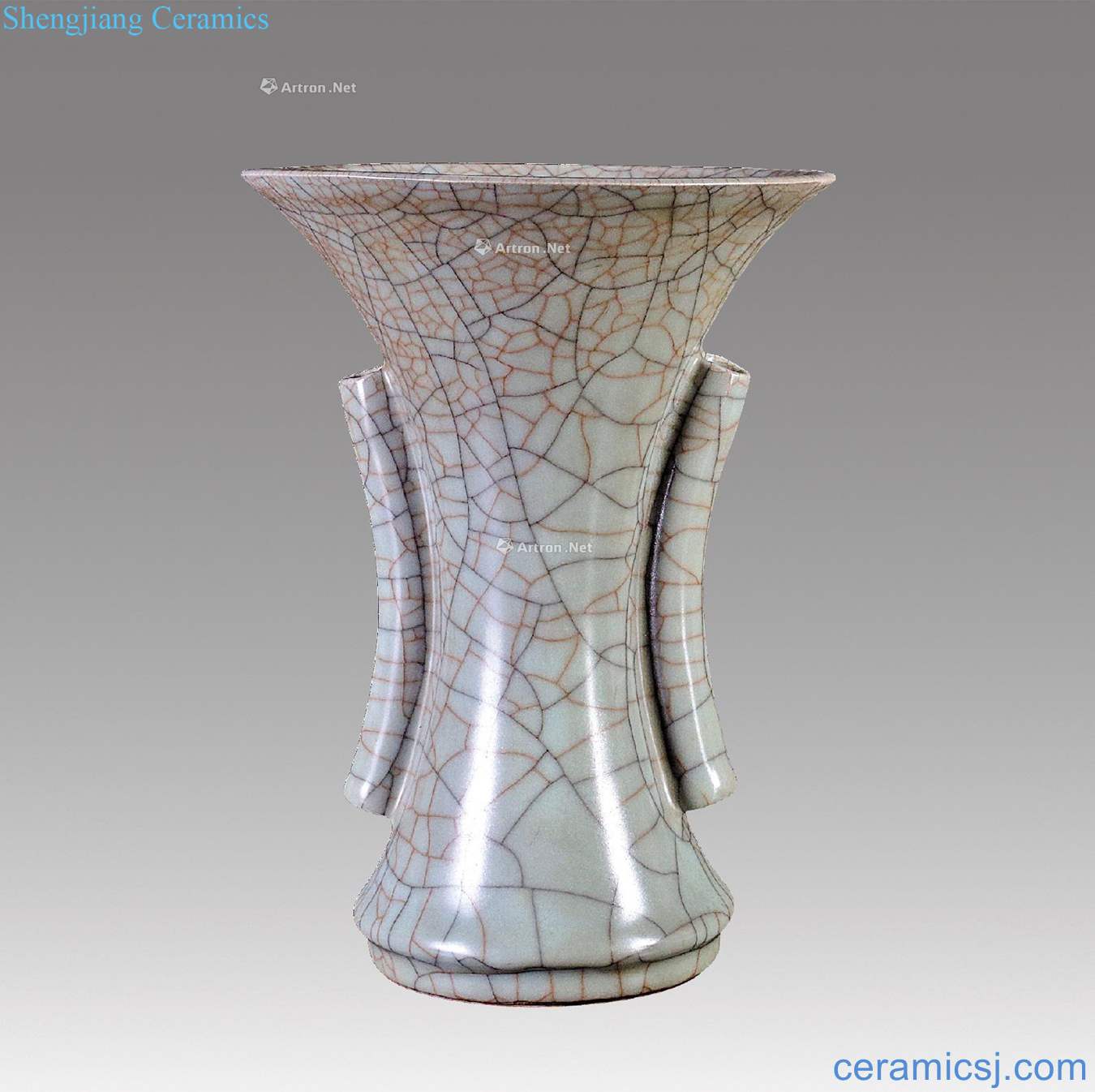 Elder brother kiln penetration ear vase with flowers