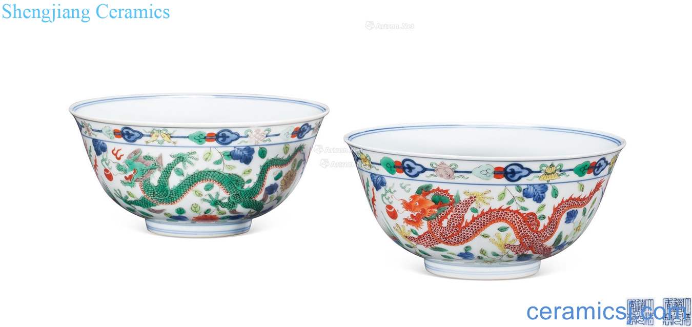 Qing daoguang Blue and white color longfeng green-splashed bowls (a)