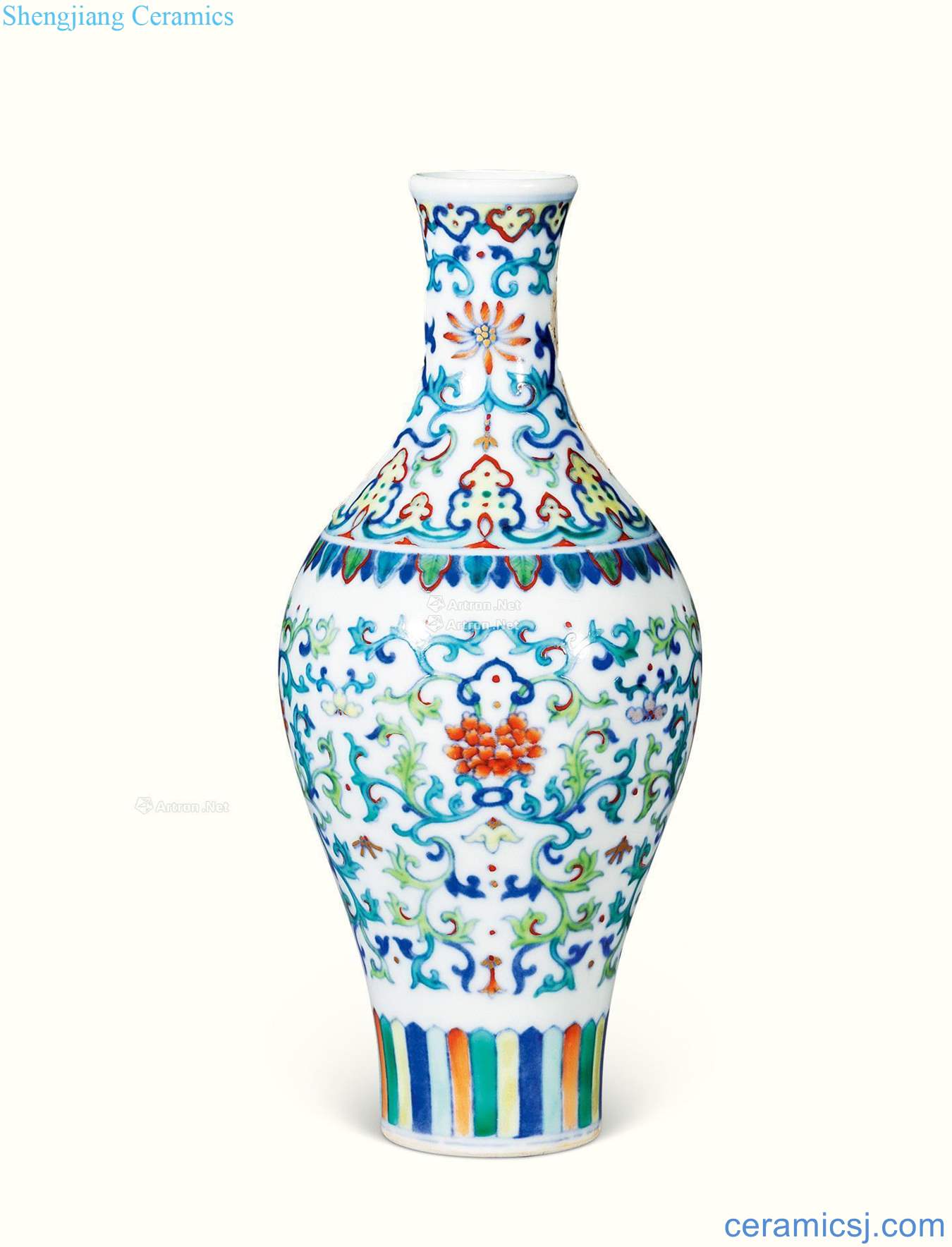 Qing qianlong bucket color lotus flower grain bottle