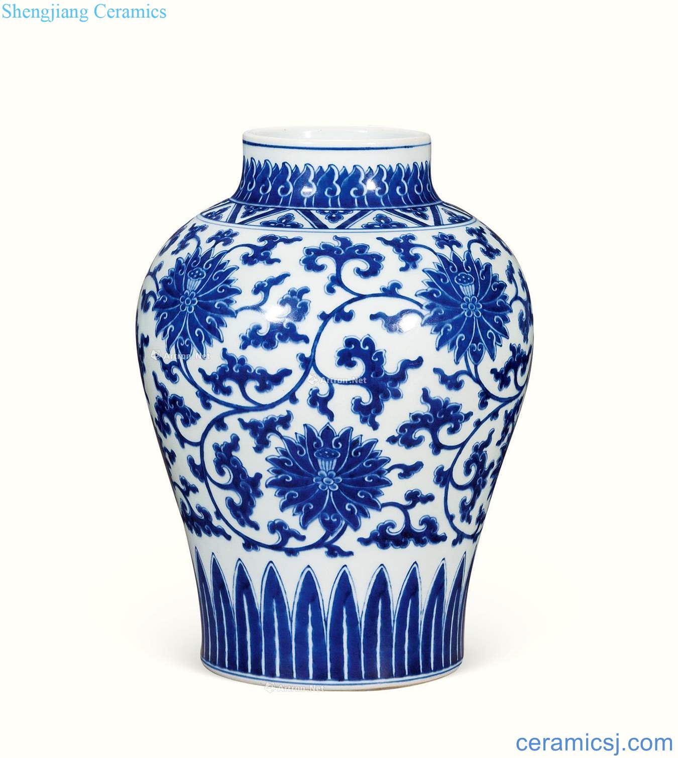 Qing qianlong Blue and white lotus flower grain tank