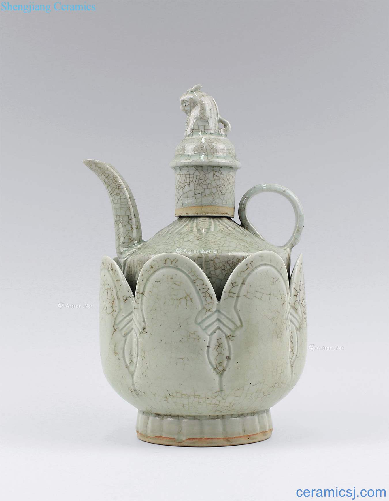 The song dynasty Left kiln carved pot injection bowl
