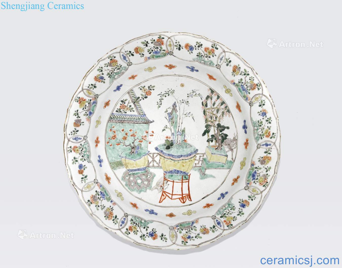 Kangxi period A FAMILLE VERTE ENAMELED CHARGER