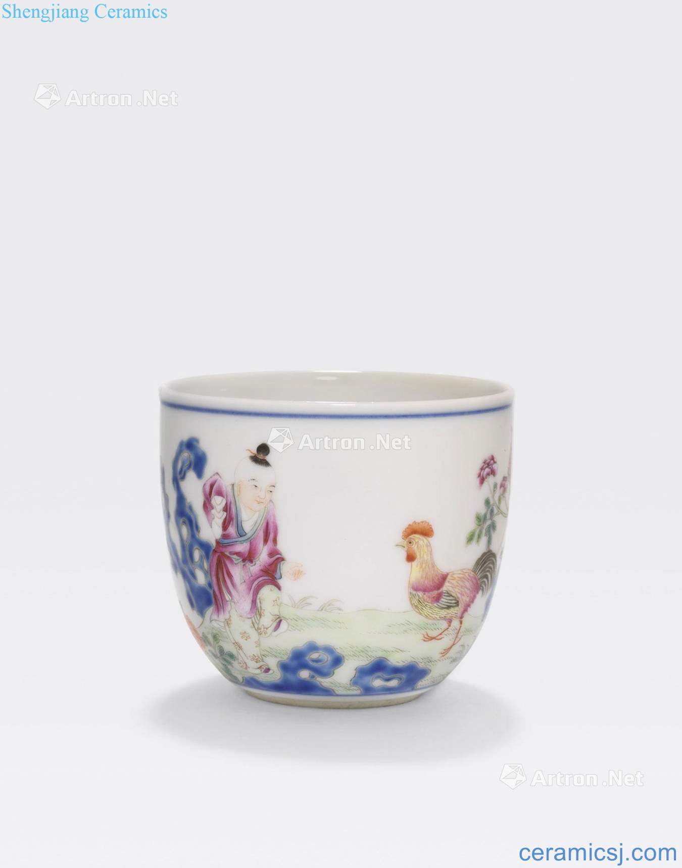 Qianlong fanggu mark, newest the Qing/Republic period A FAMILLE ROSE ENAMELED CHICKEN CUP