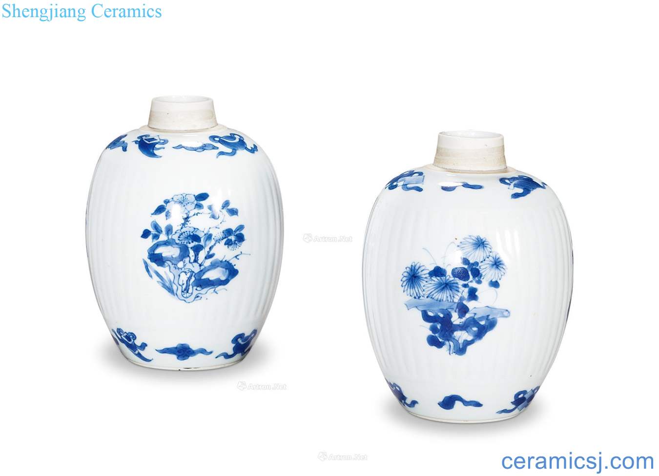 The qing emperor kangxi Blue and white flower grain tank (a)