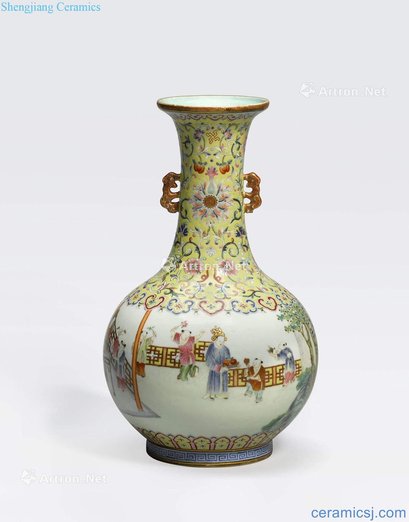 Jiaqing mark, newest the Qing/Republic period A FAMILLE ROSE ENAMELED LONG NECKED VASE
