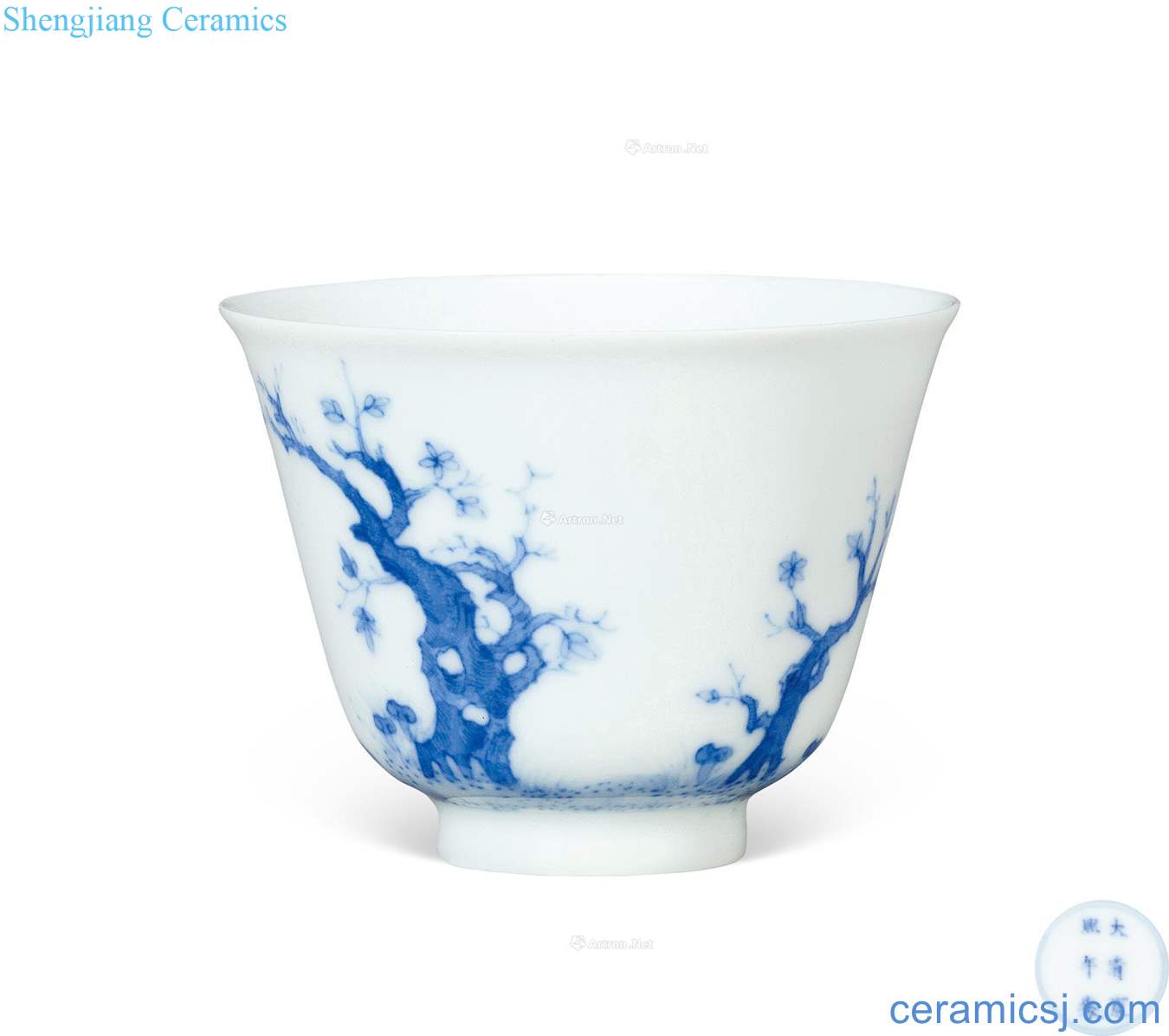 The qing emperor kangxi Blue and white magnolia cup god in February