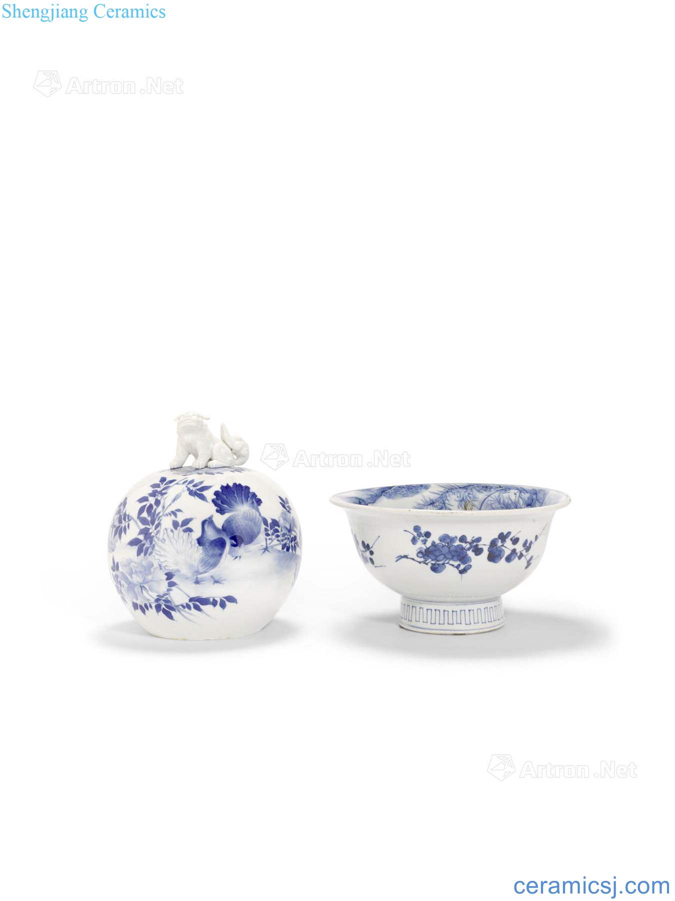 The 19 th century TWO BLUE - AND - WHITE PORCELAIN VESSELS