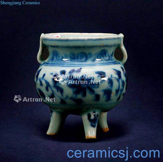 yuan Blue and white lotus flower grain furnace with three legs