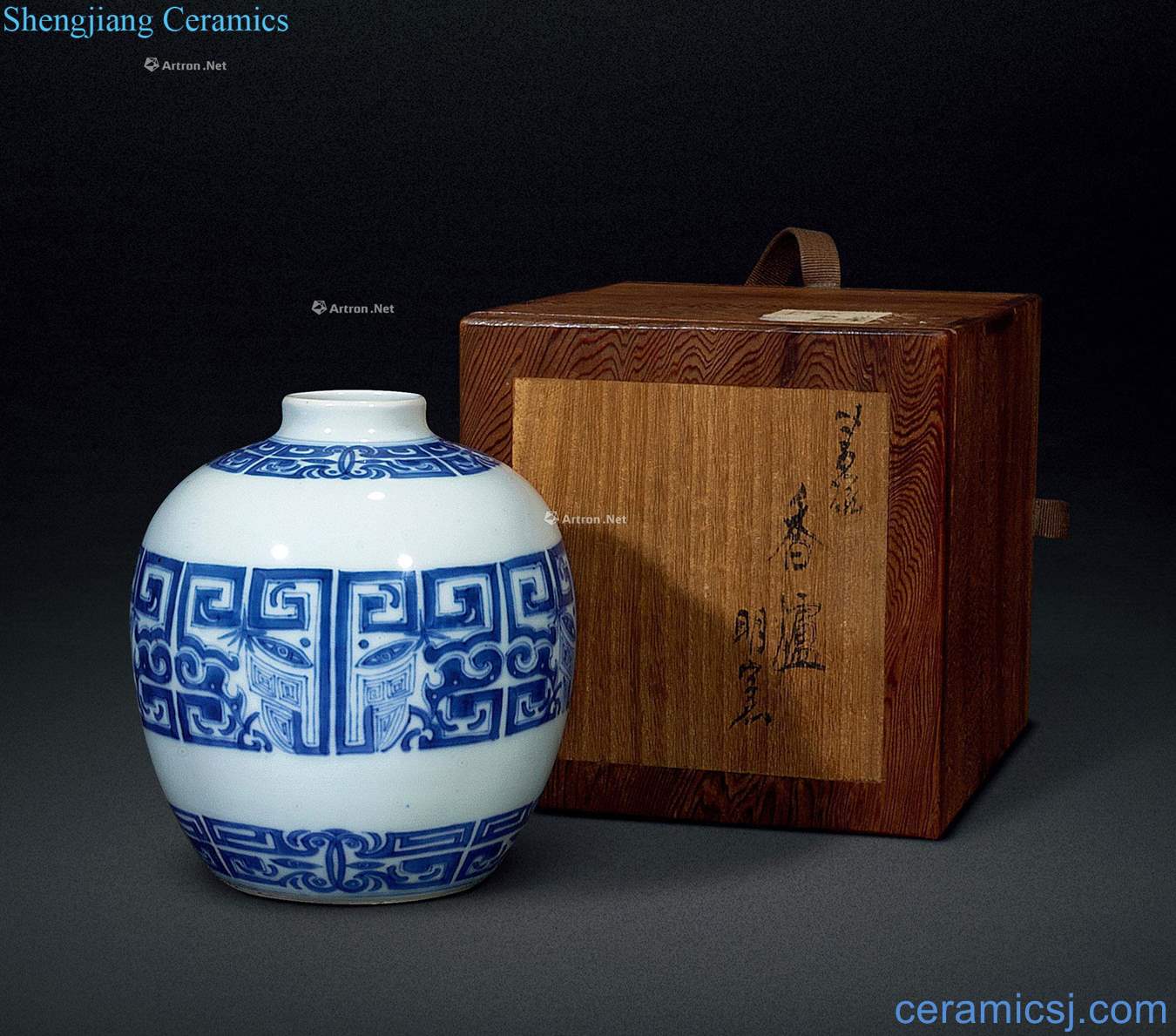 The qing emperor kangxi porcelain gluttonous grain cover tank