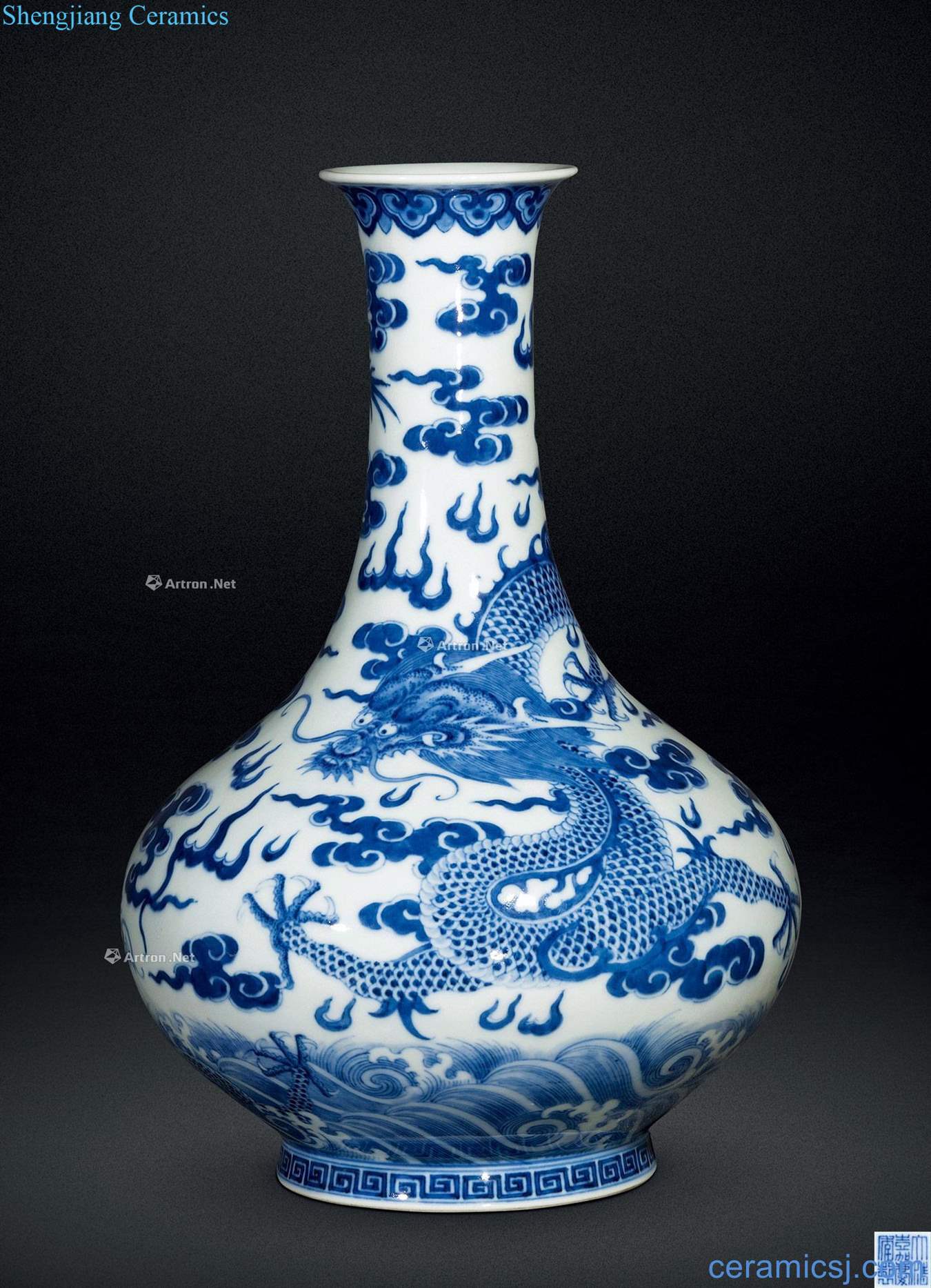 Qing jiaqing Blue and black dragon godchild mouth bottle