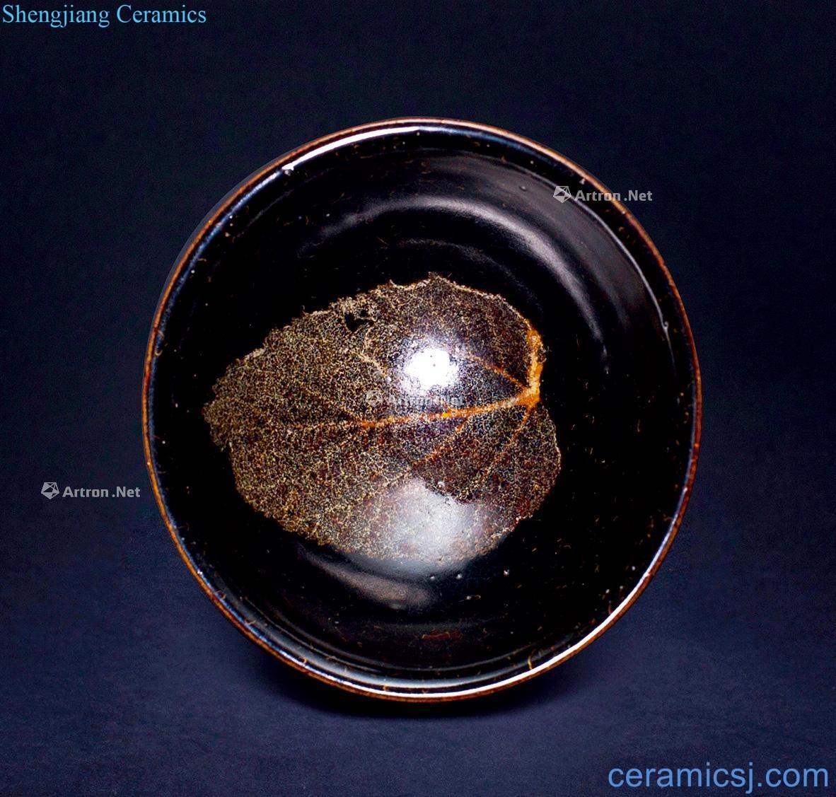 Ming or earlier Jizhou kiln wood leaf veins bowl