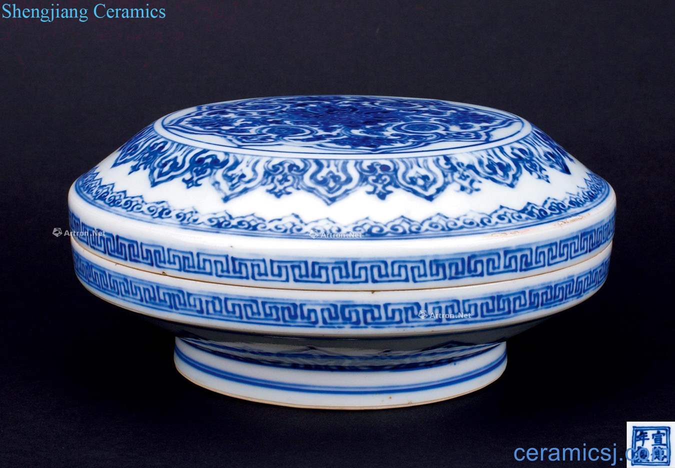 The qing emperor kangxi Blue and white pattern cover box