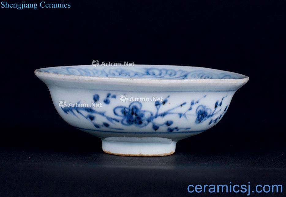 yuan Blue and white ruffled branch MeiWen bowl