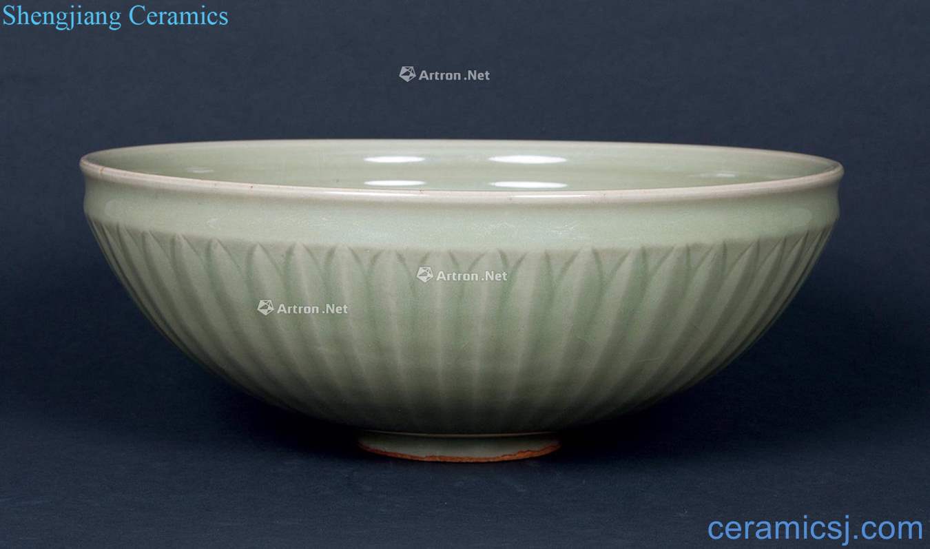 yuan Longquan celadon dark moment yulan decorative pattern big bowl
