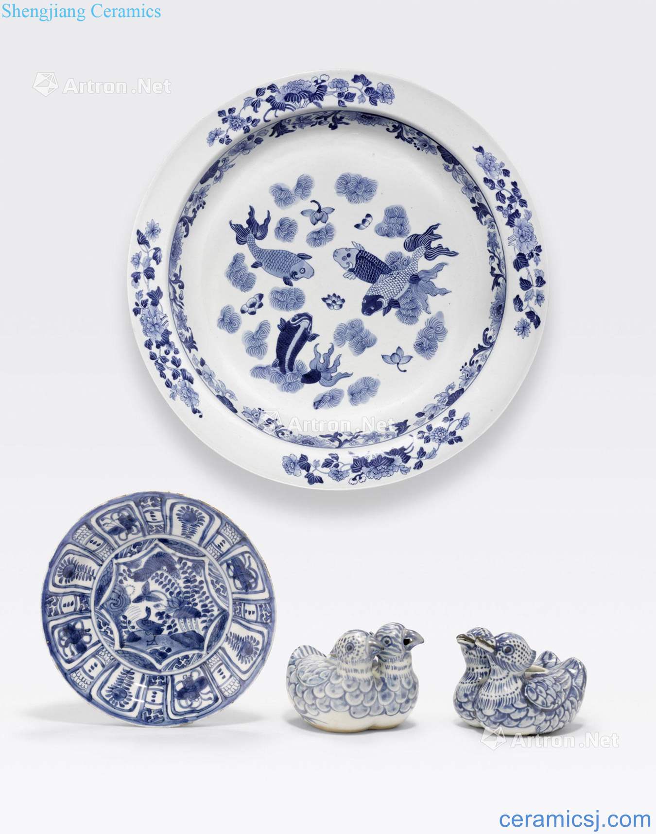 Newest Ming and 18 th century A GROUP OF FOUR BLUE and WHITE PORCELAINS